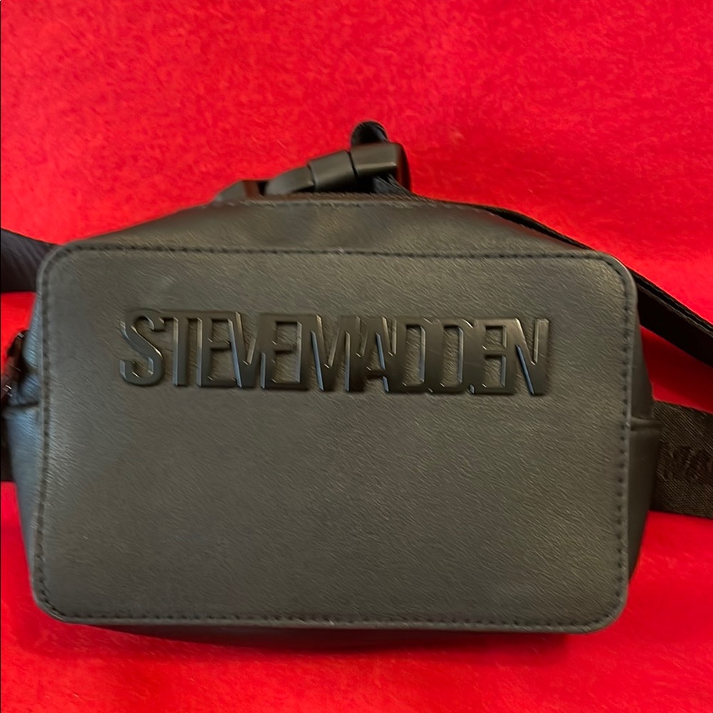 Steve Madden Black Crossbody / Fanny  Bag